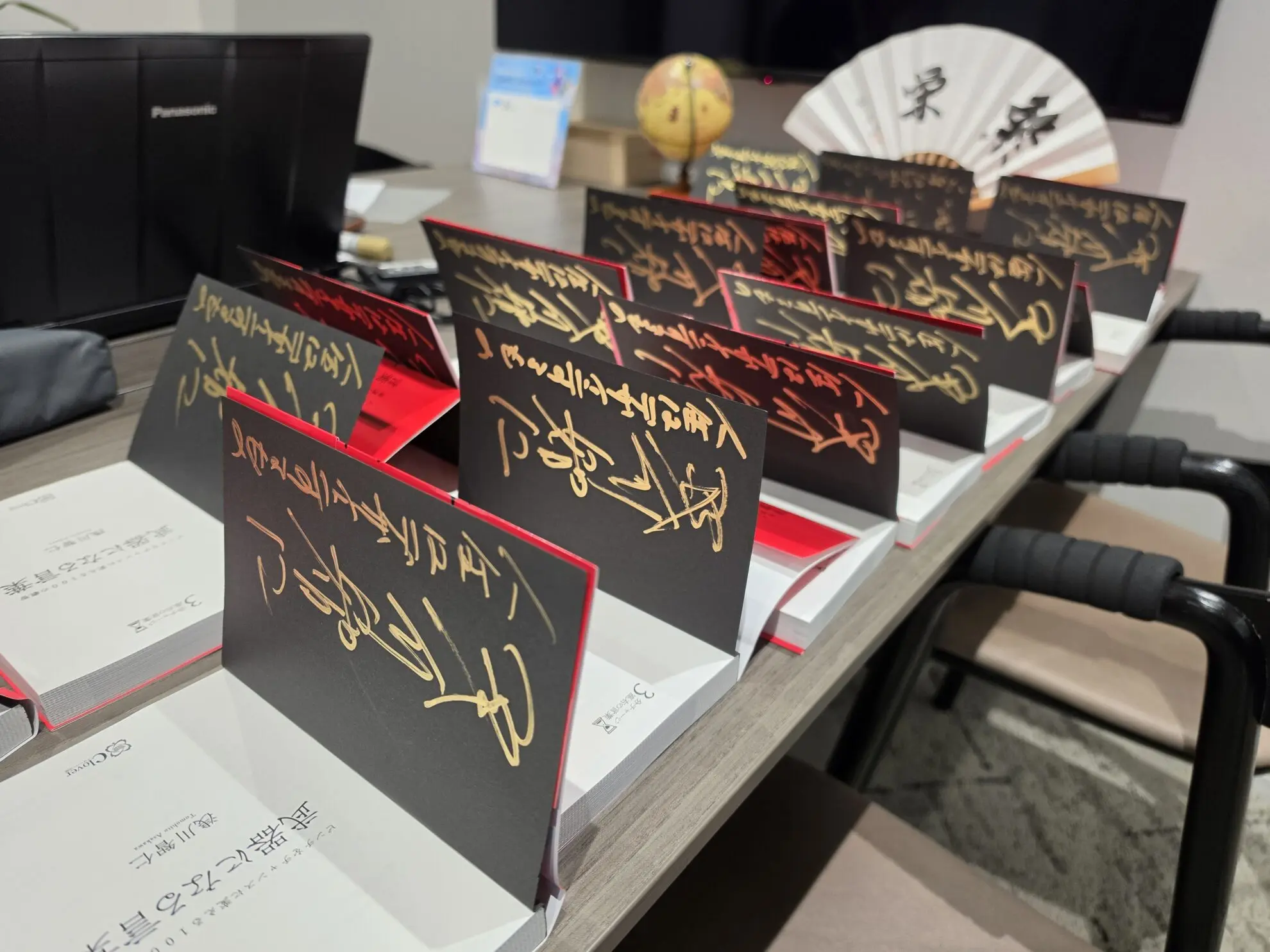 一冊一冊に想いを込めて。浅川が届けるサイン本【LDPの日常】 - ライフ